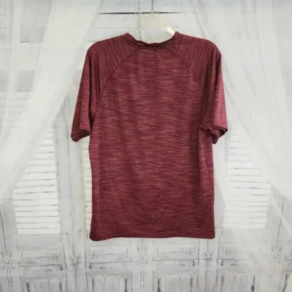 Reebok T-Shirt - Picture 2 of 2